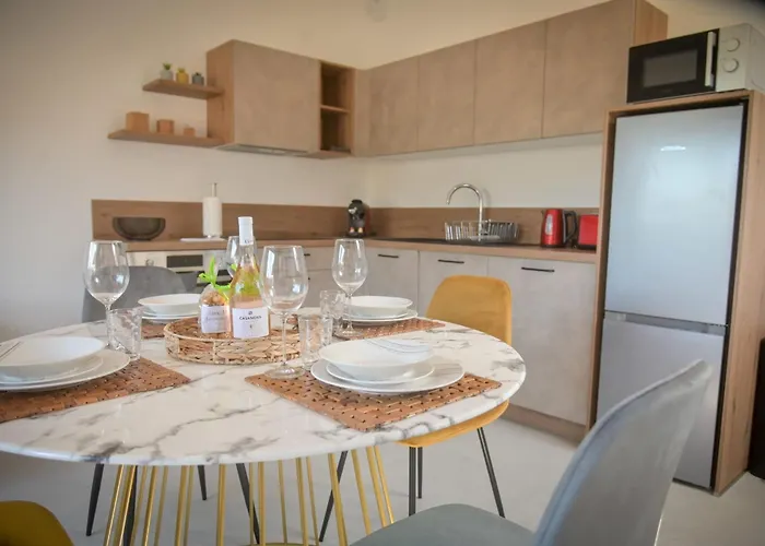 Giulietta - Spacious Terrace - By Tgb *